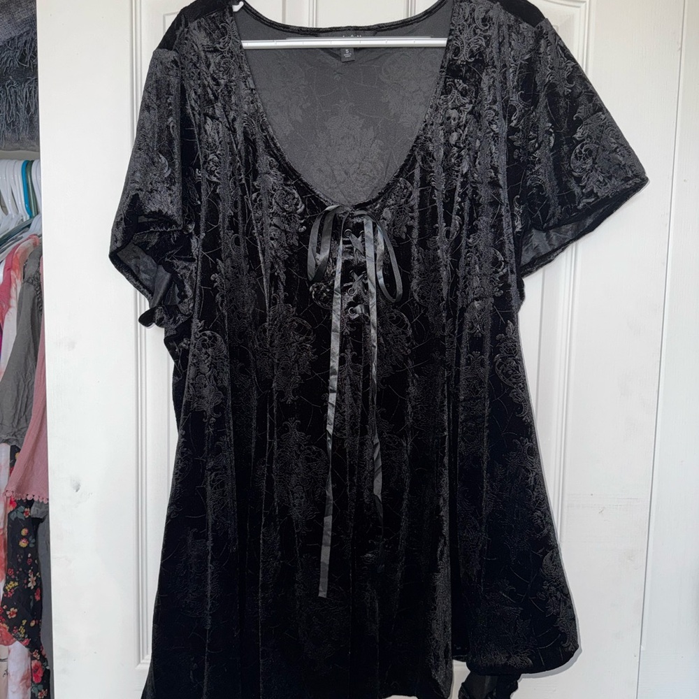 torrid Black Velvet Tie-Front Tunic Top